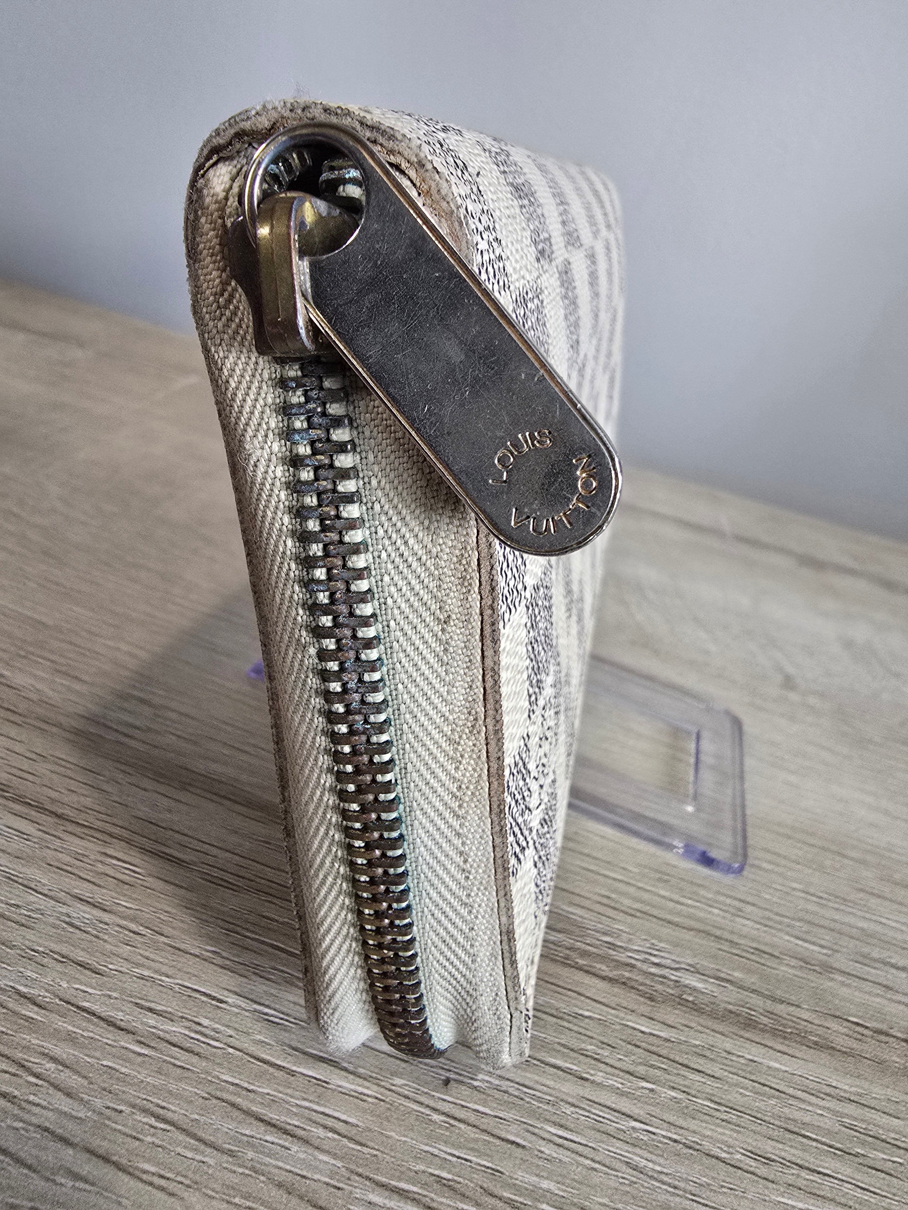 Louis Vuitton Damier Azur Zippy Wallet
