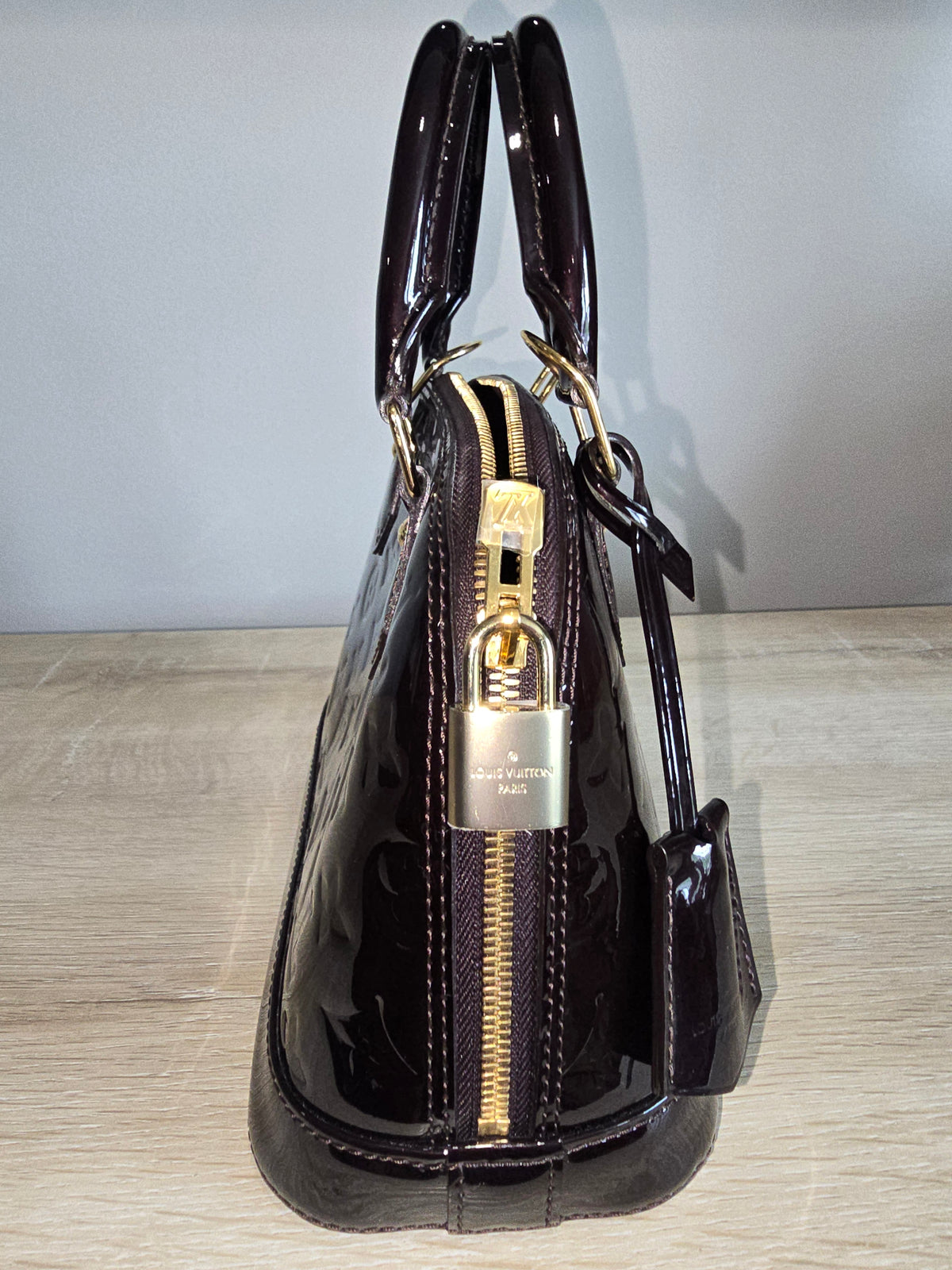 Louis Vuitton Alma BB – Burgundy Patent Monogram / Gold Hardware