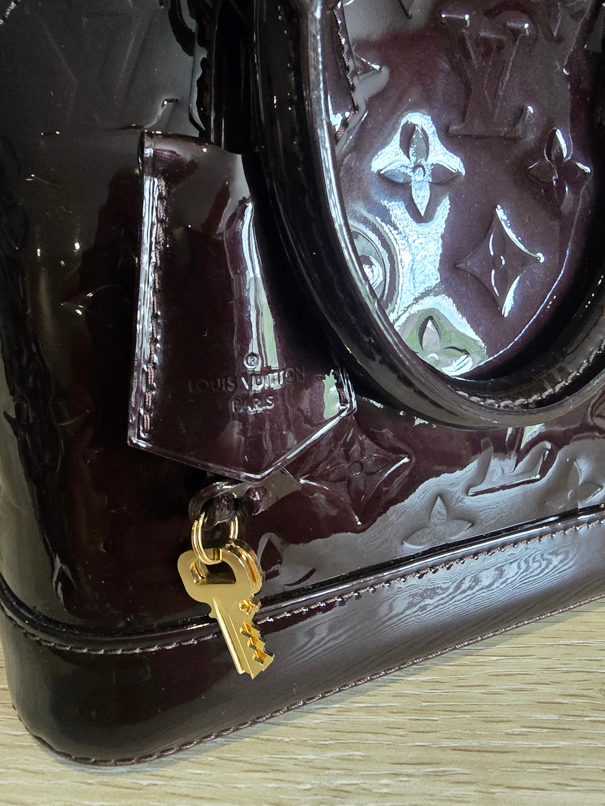 Louis Vuitton Alma BB – Burgundy Patent Monogram / Gold Hardware