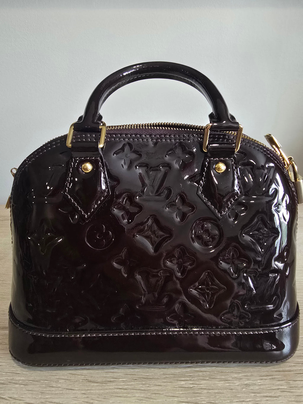 Louis Vuitton Alma BB – Burgundy Patent Monogram / Gold Hardware