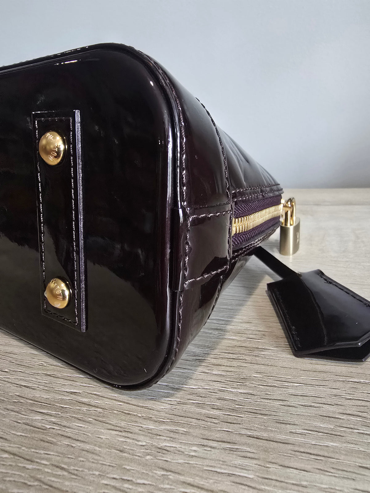 Louis Vuitton Alma BB – Burgundy Patent Monogram / Gold Hardware