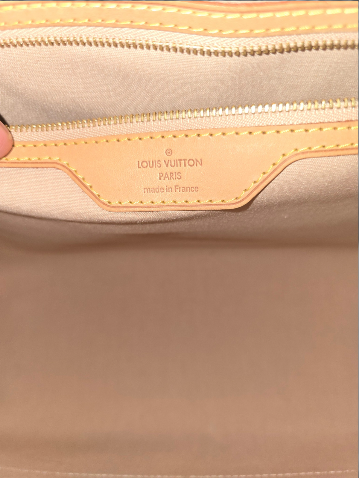 Louis Vuitton Vernis Brea MM – Beige Yellow / Gold Hardware
