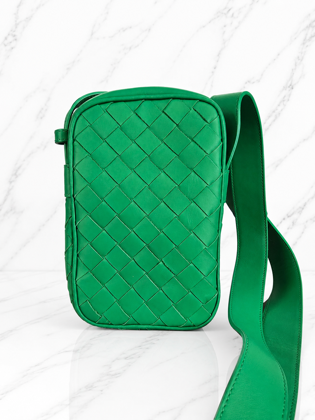 Bottega Veneta Intrecciato Zipped Phone Pouch Kelly Green Silver Hardware