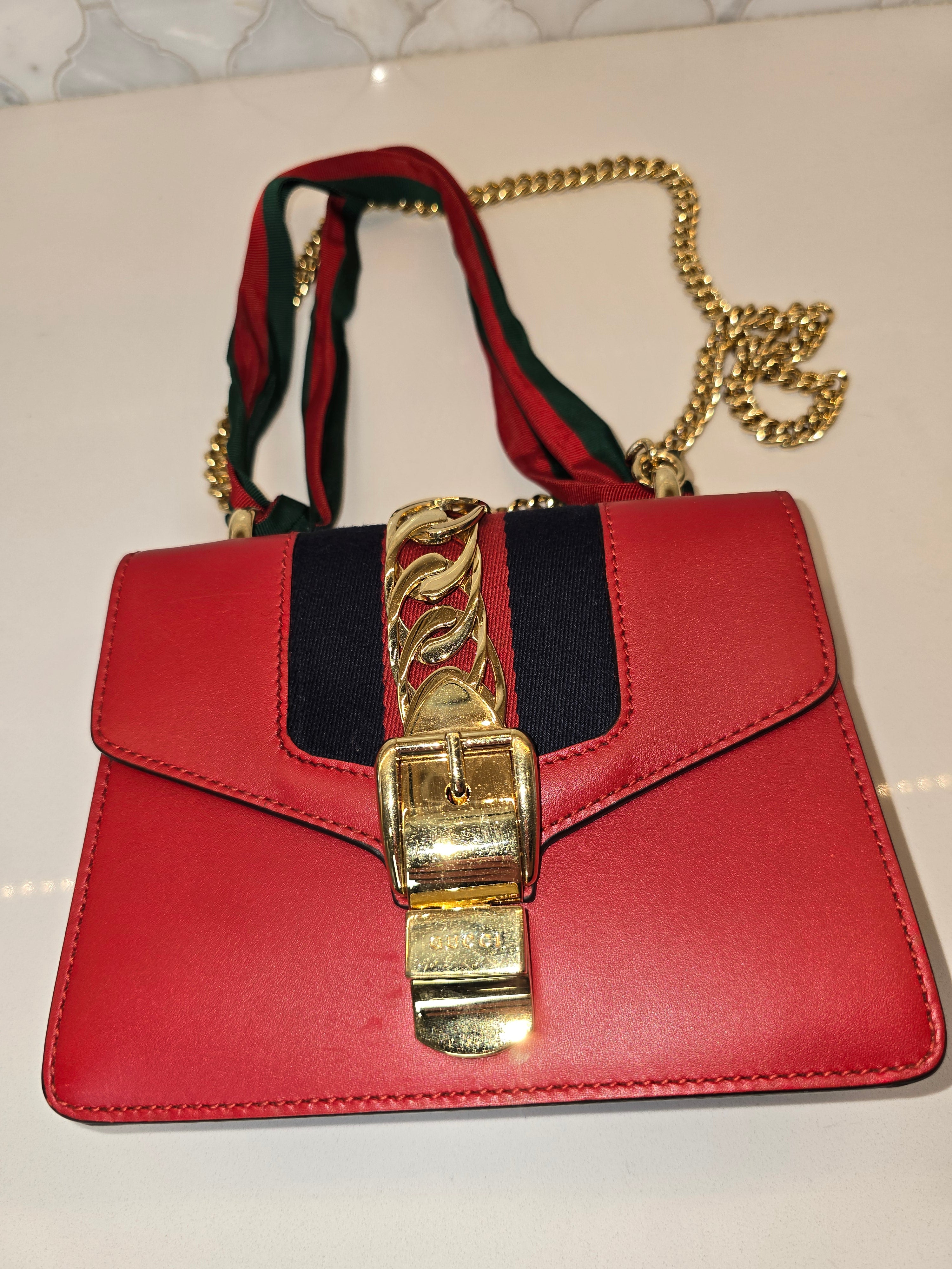 Gucci Sylvie Mini Shoulder Bag in Red